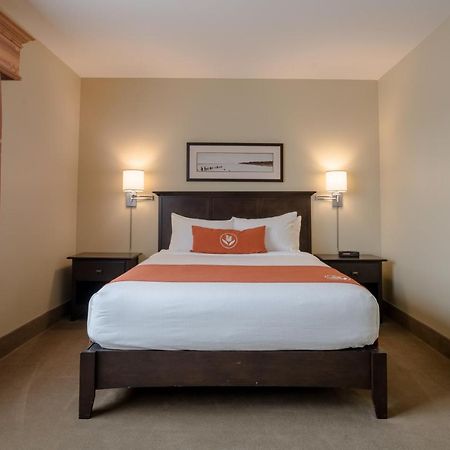 Amsterdam Inn & Suites Sussex Bagian luar foto