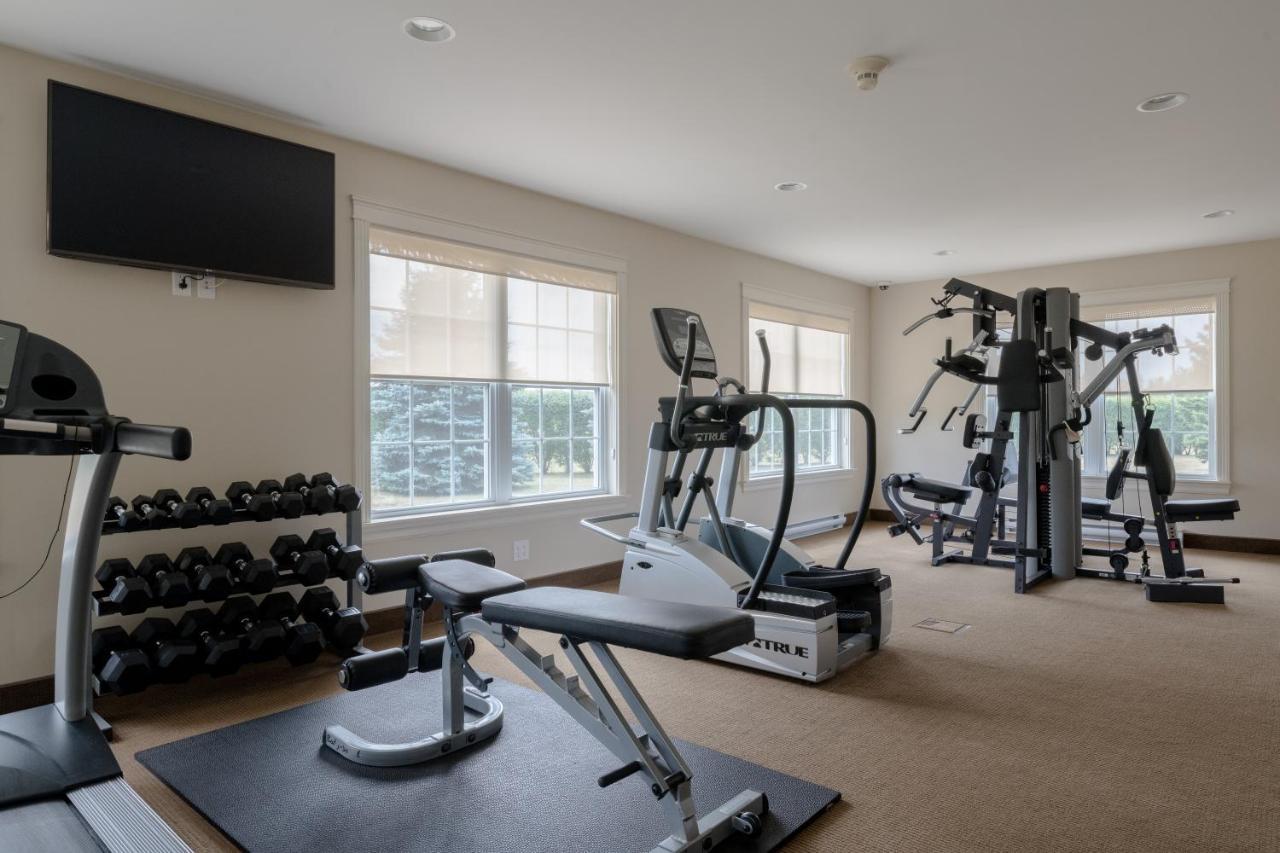 Amsterdam Inn & Suites Sussex Bagian luar foto