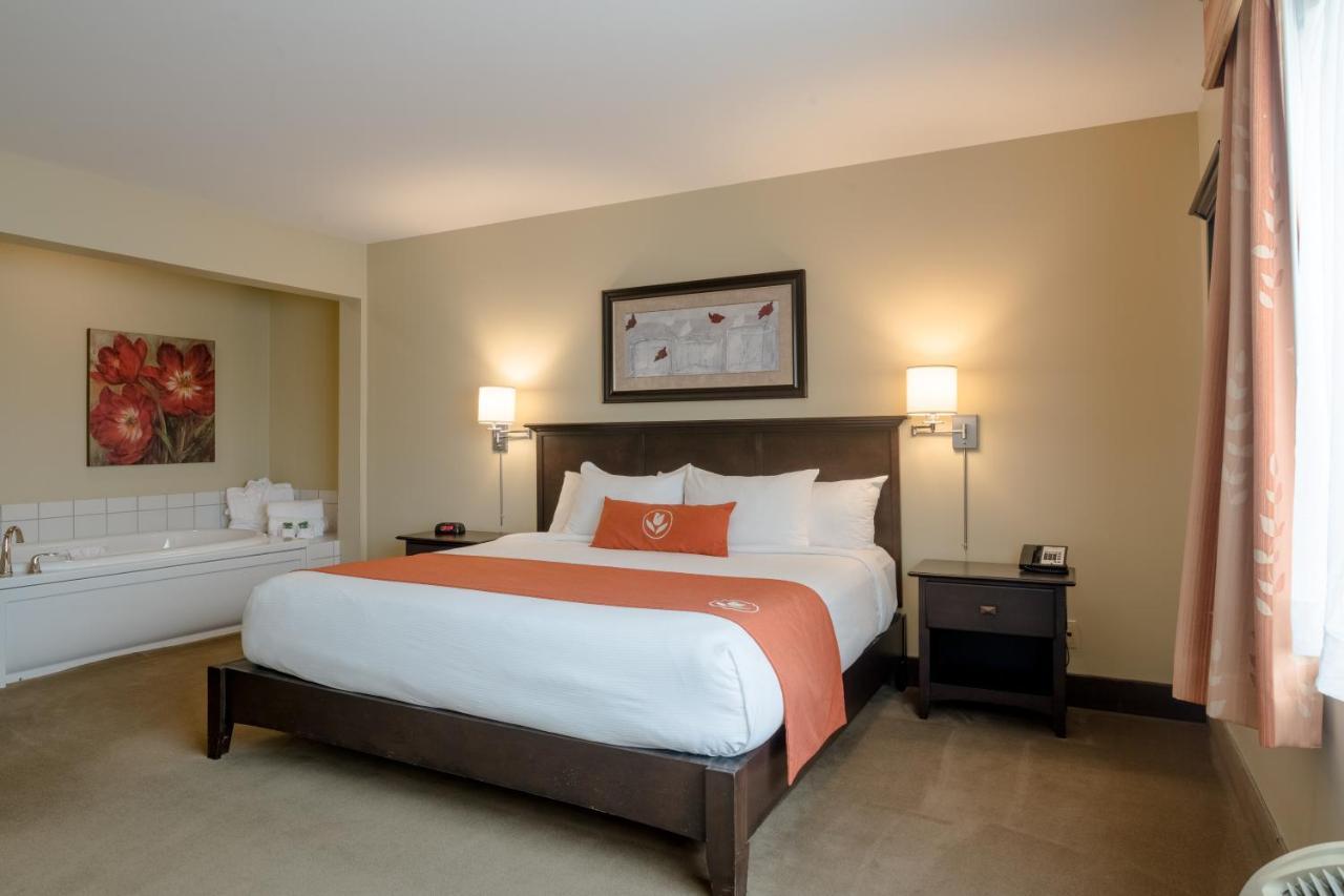 Amsterdam Inn & Suites Sussex Bagian luar foto