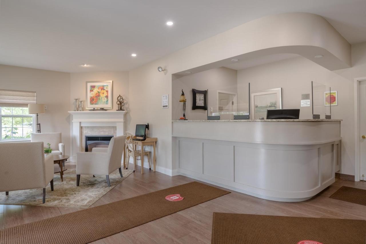 Amsterdam Inn & Suites Sussex Bagian luar foto