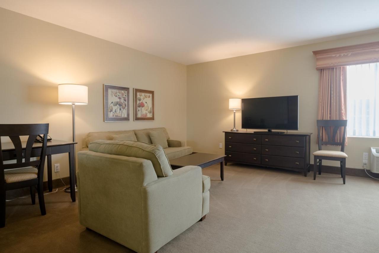Amsterdam Inn & Suites Sussex Bagian luar foto