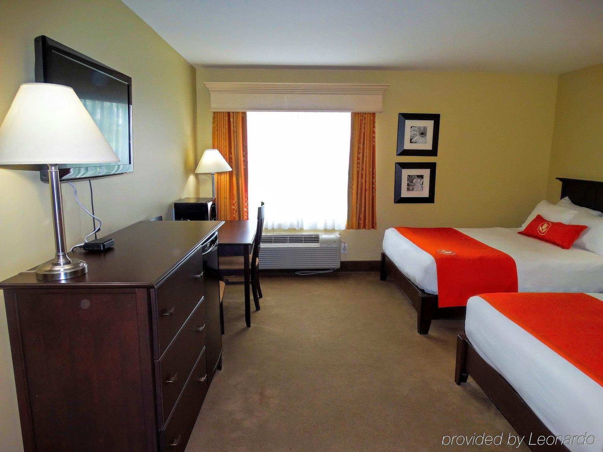 Amsterdam Inn & Suites Sussex Bagian luar foto