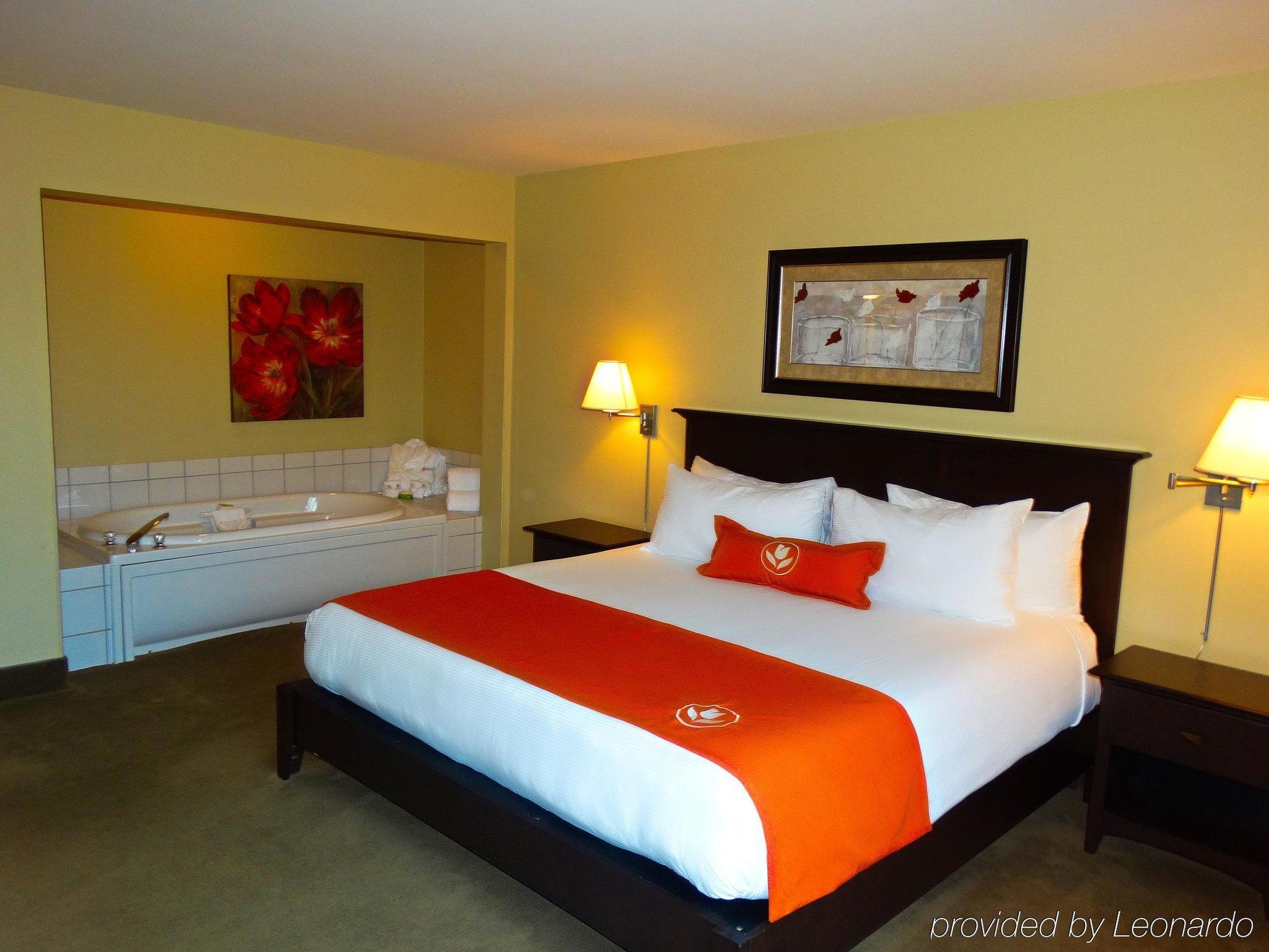 Amsterdam Inn & Suites Sussex Bagian luar foto
