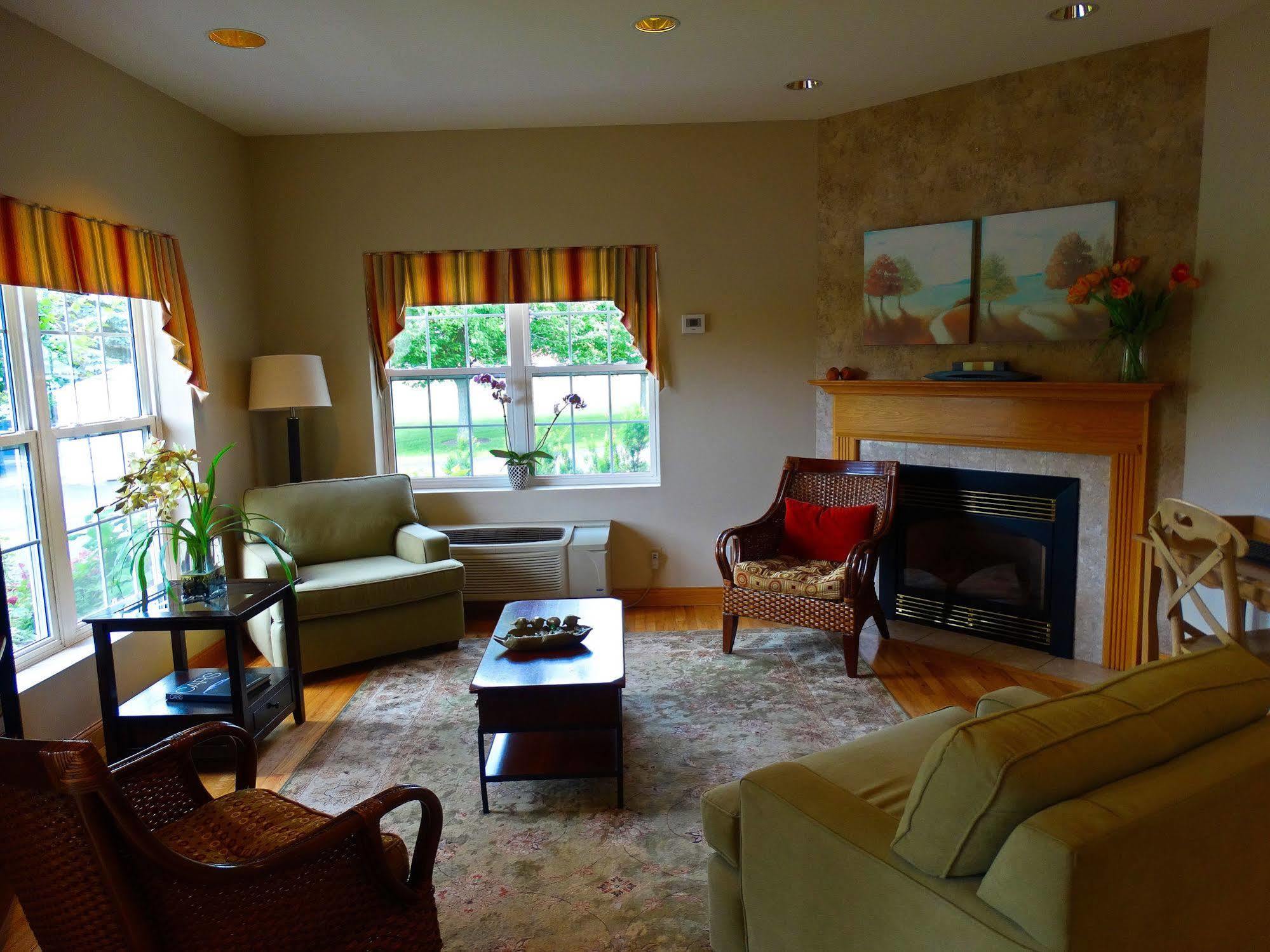 Amsterdam Inn & Suites Sussex Bagian luar foto