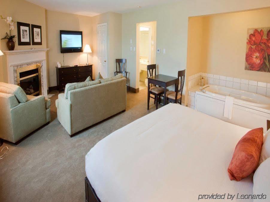 Amsterdam Inn & Suites Sussex Bagian luar foto