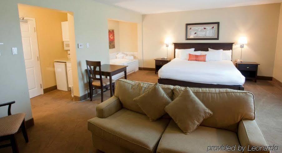 Amsterdam Inn & Suites Sussex Bagian luar foto