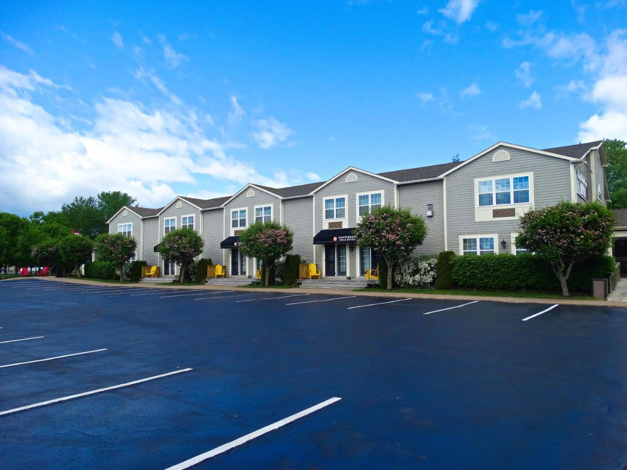 Amsterdam Inn & Suites Sussex Bagian luar foto